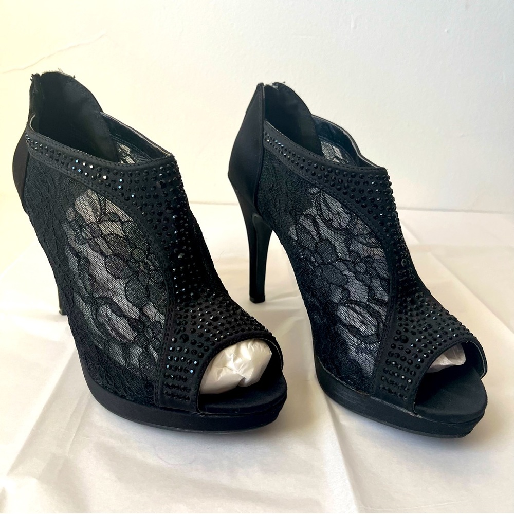 Very Cherry Black Rhinestone Laced Heels | 8.5